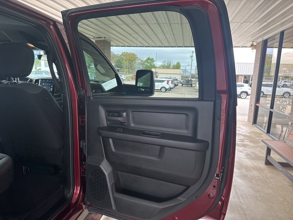Used 2024 RAM 3500 Tradesman w/ Chrome Appearance Group AWD/4WD image 23