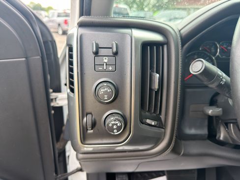 Used 2018 Chevrolet Silverado 1500 LTZ Z71 w/ LTZ Plus Package AWD/4WD image 12