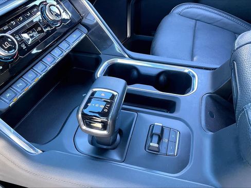 Used 2023 GMC Sierra 1500 Denali AWD/4WD image 16