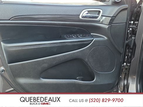 Used 2020 Jeep Grand Cherokee Laredo w/ Laredo X Package RWD image 9