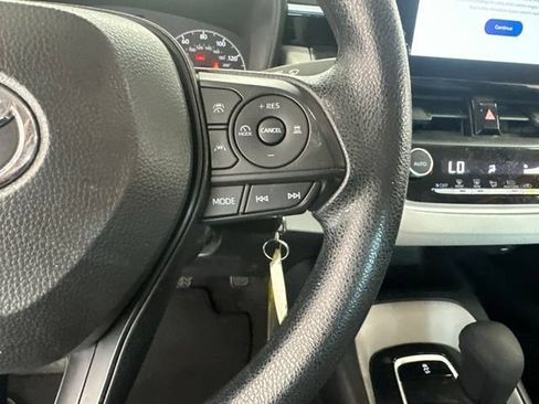 Used 2025 Toyota Corolla LE FWD image 8