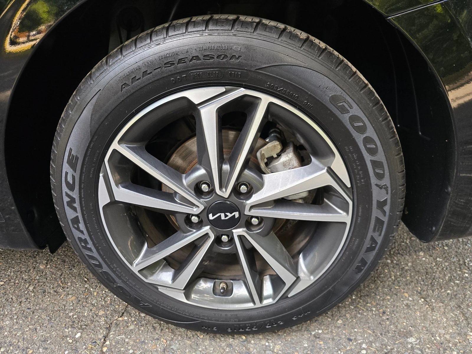 Used 2023 Kia Forte LXS w/ LXS Technology Package FWD image 9