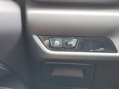 Used 2025 Lexus NX 250 FWD w/ Towing Package (2000 Lbs) image 18
