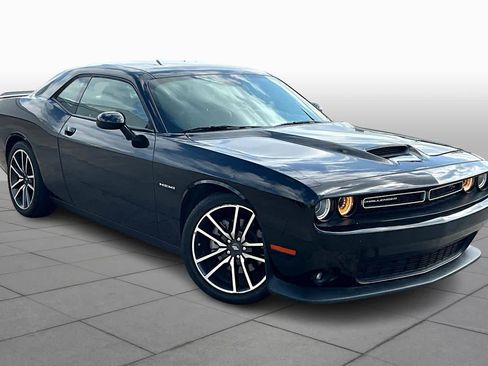 Used 2022 Dodge Challenger R/T w/ Plus Package image 3