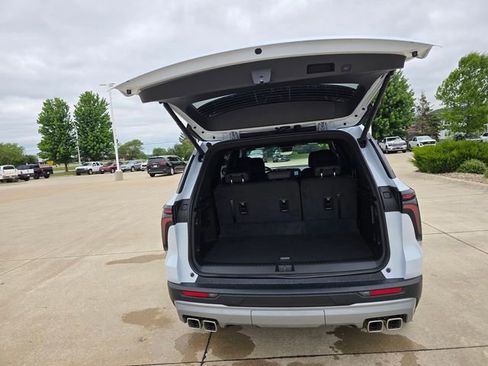 New 2026 Chevrolet Traverse Z71 w/ Driver Confidence Package AWD/4WD image 26