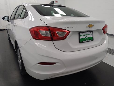 Used 2018 Chevrolet Cruze LS FWD image 5