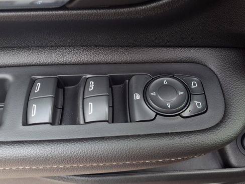 Used 2023 GMC Terrain Denali AWD/4WD image 12