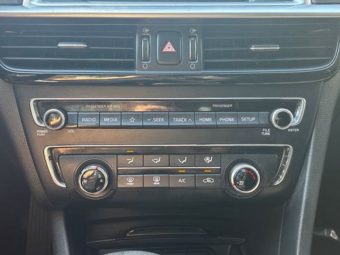 Used 2019 Kia Optima LX image 40