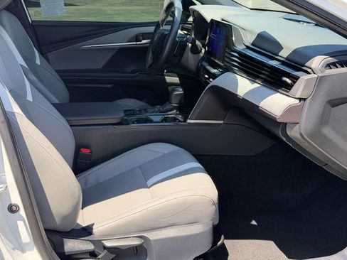 Used 2025 Toyota Camry SE w/ Convenience Package FWD image 20