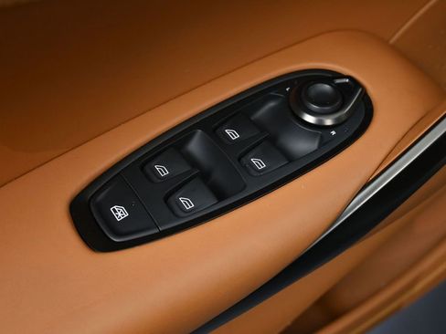Used 2025 Aston Martin DBX 707 AWD/4WD image 18