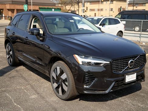 New 2025 Volvo XC60 T8 Plus w/ Protection Package Premier image 4