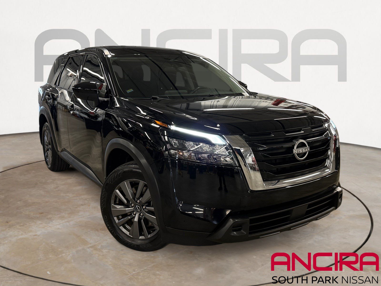 Used 2024 Nissan Pathfinder S FWD image 1