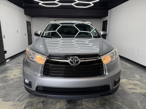 Used 2016 Toyota Highlander XLE AWD/4WD image 7