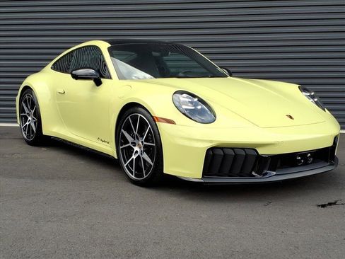 Used 2025 Porsche 911 Carrera 4 GTS image 33