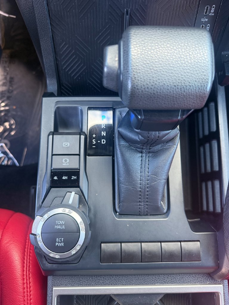 Used 2025 Toyota Tacoma SR5 AWD/4WD image 13