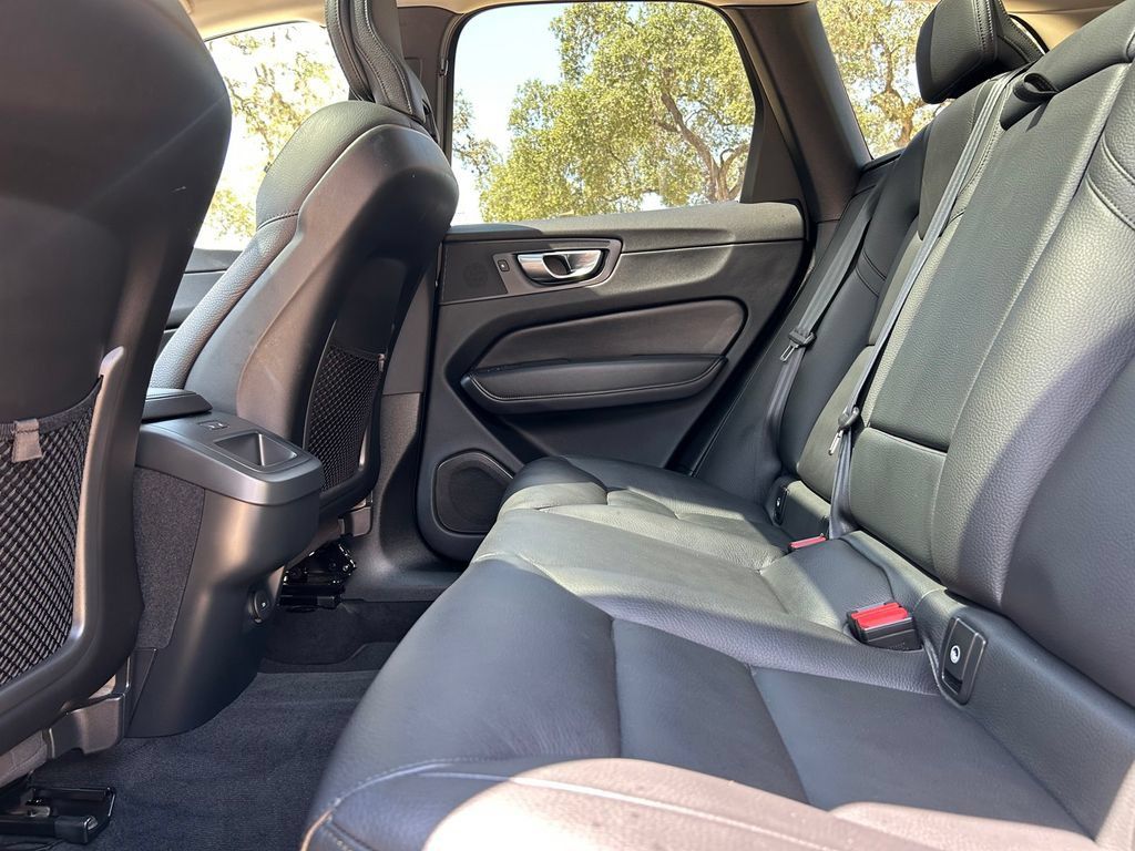 Used 2024 Volvo XC60 B5 Plus AWD/4WD image 14