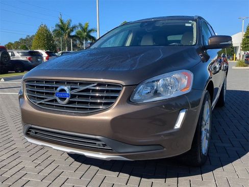 Used 2015 Volvo XC60 T5 Premier w/ Proximity Package image 9