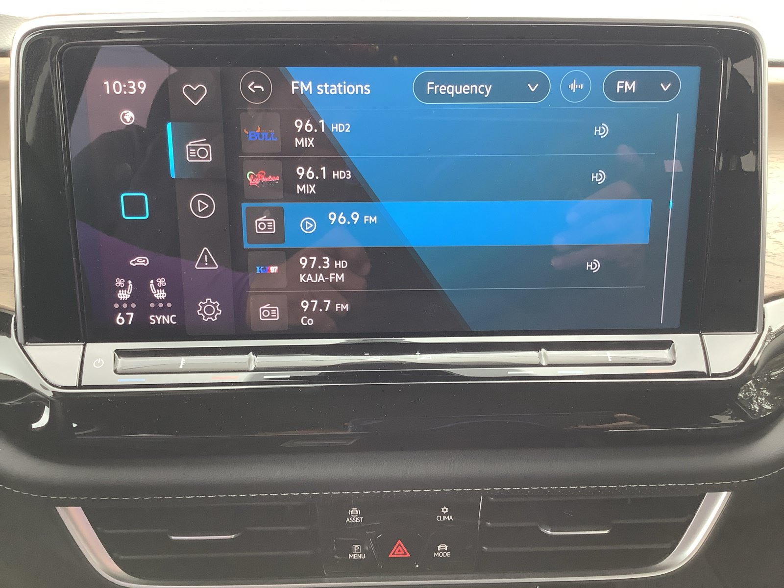 New 2025 Volkswagen Atlas SE FWD image 17
