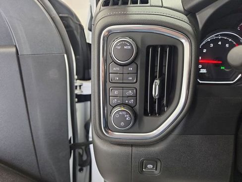 Used 2022 Chevrolet Silverado 1500 RST AWD/4WD image 17