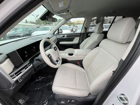 Used 2025 Hyundai Santa Fe SEL AWD/4WD image 29