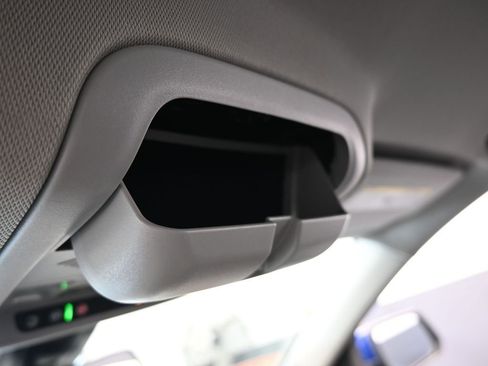 Used 2023 GMC Acadia SLE w/ Driver Convenience Package image 31