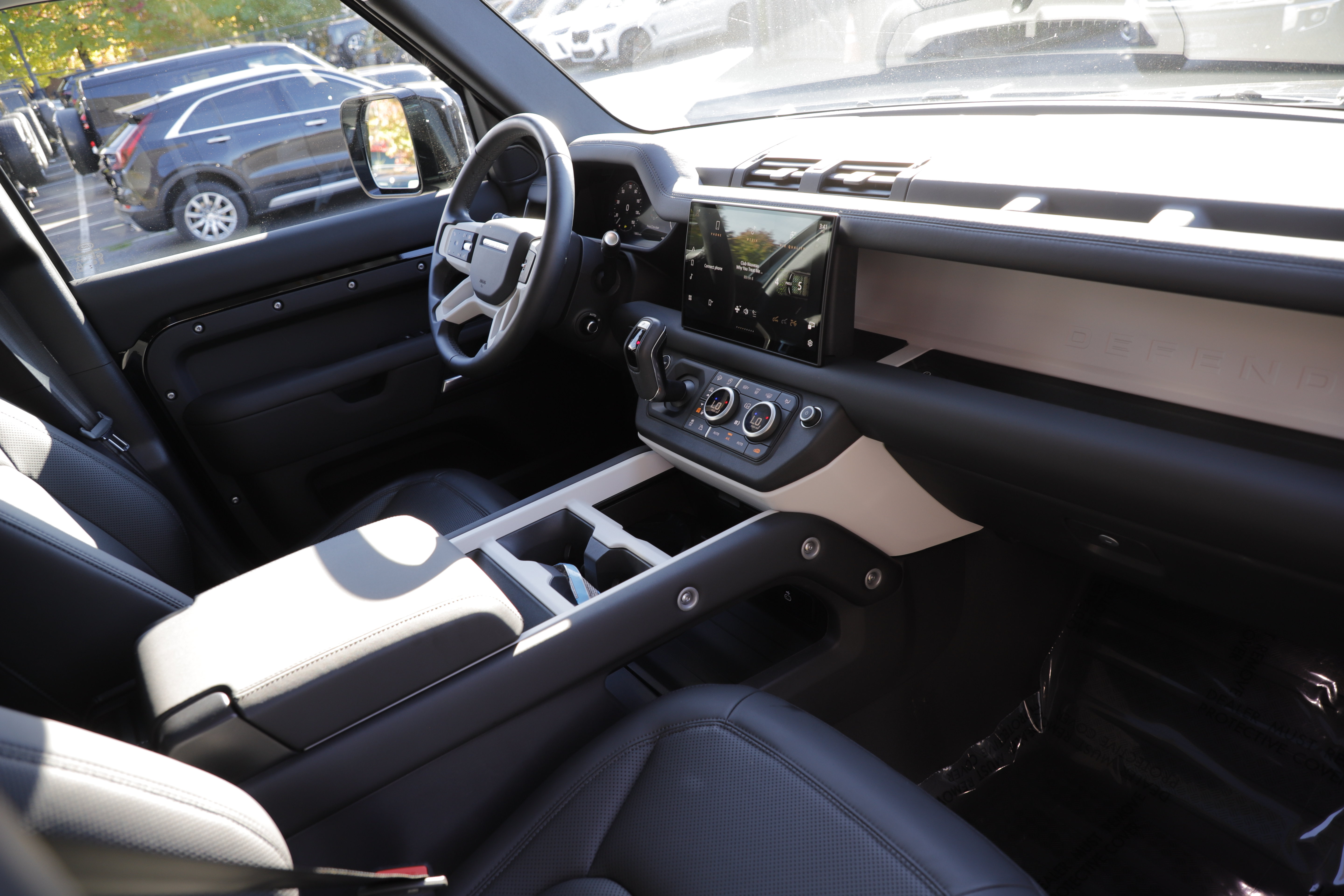 Used 2025 Land Rover Defender 110 S AWD/4WD image 13