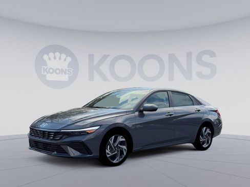 New 2026 Hyundai Elantra Limited FWD image 2