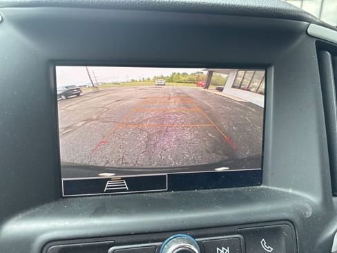 Used 2024 GMC Terrain SLE w/ Elevation Edition AWD/4WD image 13