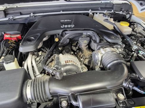 Used 2020 Jeep Wrangler Unlimited Rubicon AWD/4WD image 34