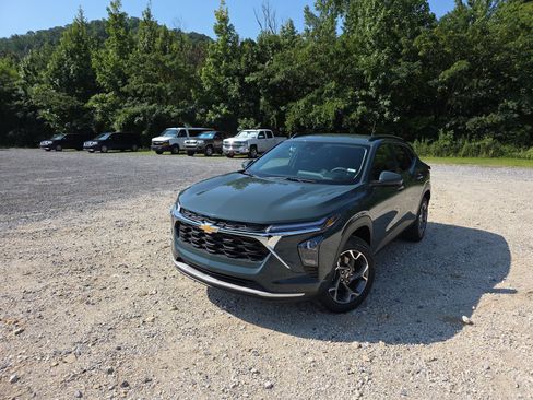 New 2026 Chevrolet Trax LT FWD image 12
