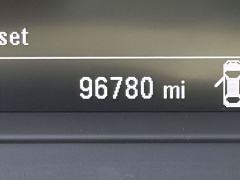 Used 2022 Chevrolet TrailBlazer RS w/ Convenience Package FWD image 11