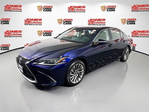 Used 2022 Lexus ES 300h w/ Luxury Package image 15