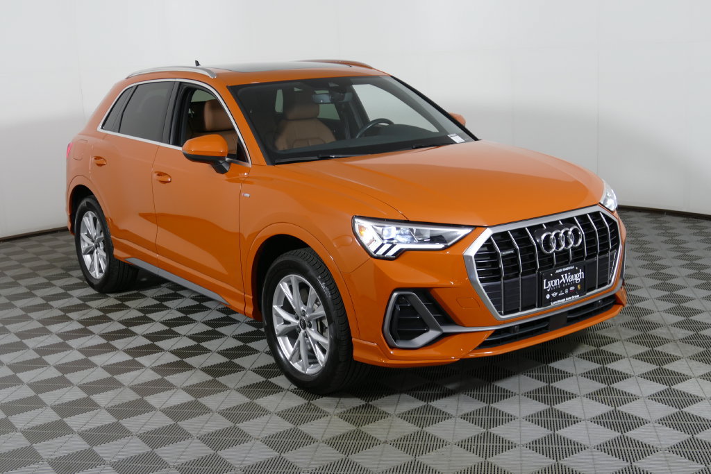 Used 2024 Audi Q3 2.0T Premium w/ Convenience Package AWD/4WD image 1