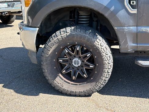 Used 2017 Ford F250 XLT w/ XLT Value Package AWD/4WD image 10
