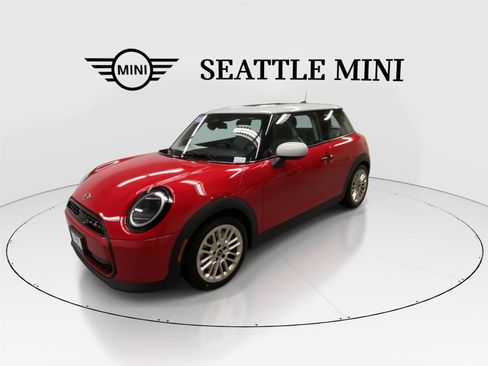 Certified 2025 MINI Cooper S image 5
