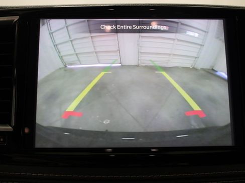Used 2023 Chrysler Pacifica Limited FWD image 33