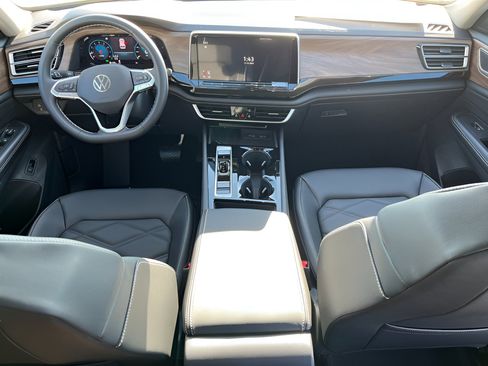 New 2026 Volkswagen Atlas SE image 9