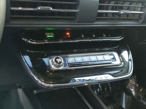 New 2025 Lincoln Corsair Premiere w/ Equipment Group 101A image 19