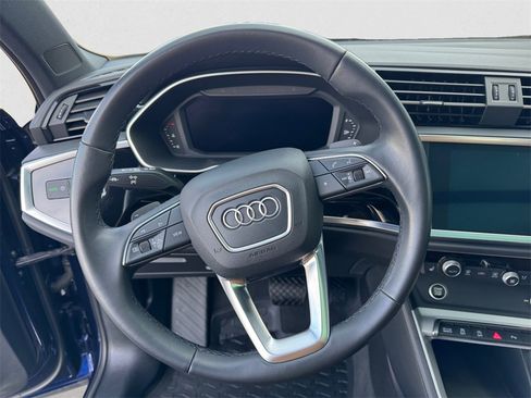 Used 2022 Audi Q3 2.0T Premium Plus image 11