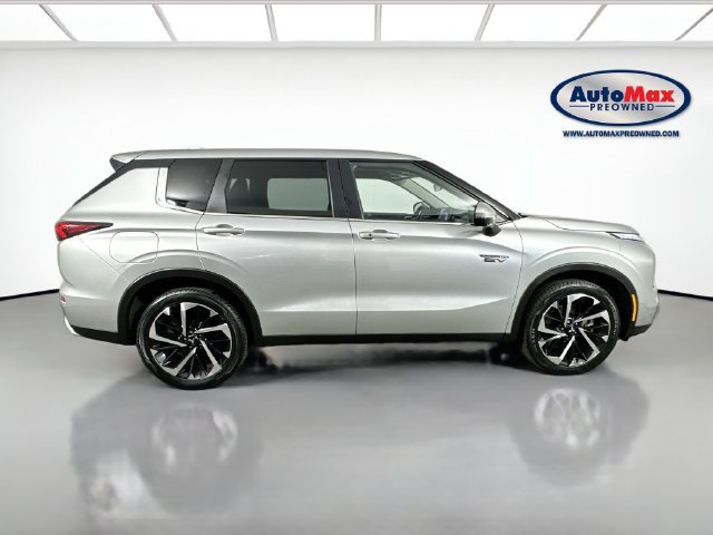 Used 2023 Mitsubishi Outlander SE AWD/4WD image 9