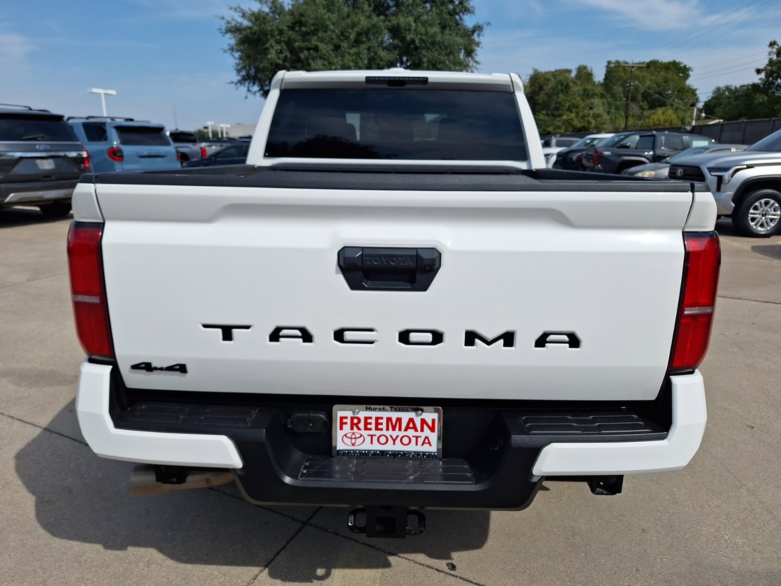 Used 2024 Toyota Tacoma TRD Off-Road AWD/4WD image 5