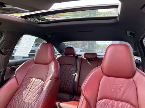 Used 2020 Audi S6 Premium Plus w/ S Sport Package AWD/4WD image 31