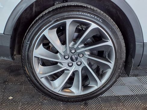 Used 2019 Lincoln Nautilus Reserve AWD/4WD image 9