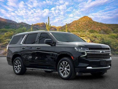 Used 2024 Chevrolet Tahoe LT w/ Luxury Package image 2