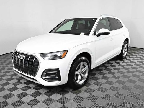 Used 2022 Audi Q5 2.0T Premium w/ Convenience Package AWD/4WD image 2