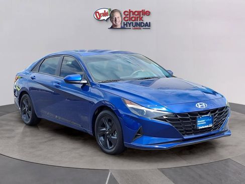 Certified 2023 Hyundai Elantra SEL w/ Cargo Package FWD image 7
