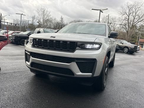 New 2026 Jeep Grand Cherokee Altitude image 22