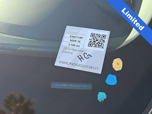 Used 2025 Hyundai Elantra Limited image 25