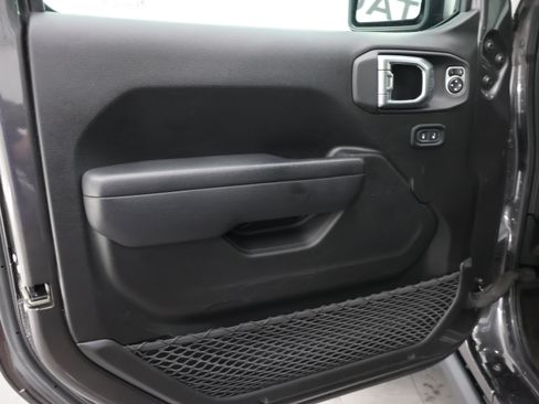 Used 2023 Jeep Gladiator Sport AWD/4WD image 38