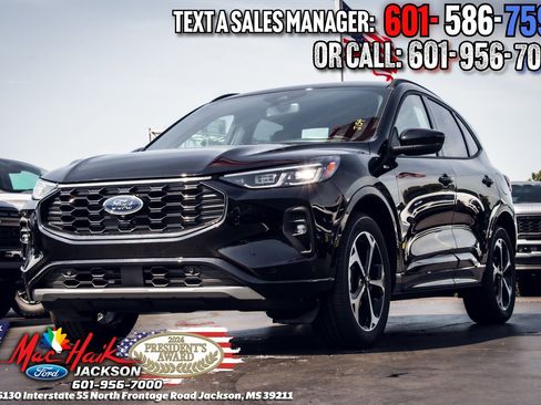 Certified 2023 Ford Escape ST-Line Elite w/ Premium Technology Package image 3